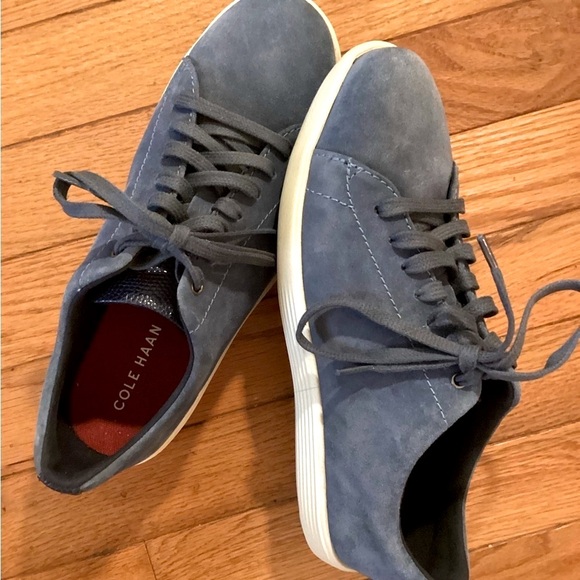 NEW COLE HAAN BLUE SUEDE SNEAKER  LIZARD EMBOSSED LEATHER DETAIL-CUTE FALL SHOE! - Picture 1 of 11